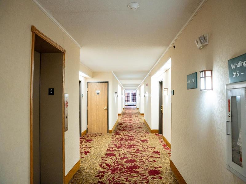 Coshocton Village Inn And Suites image