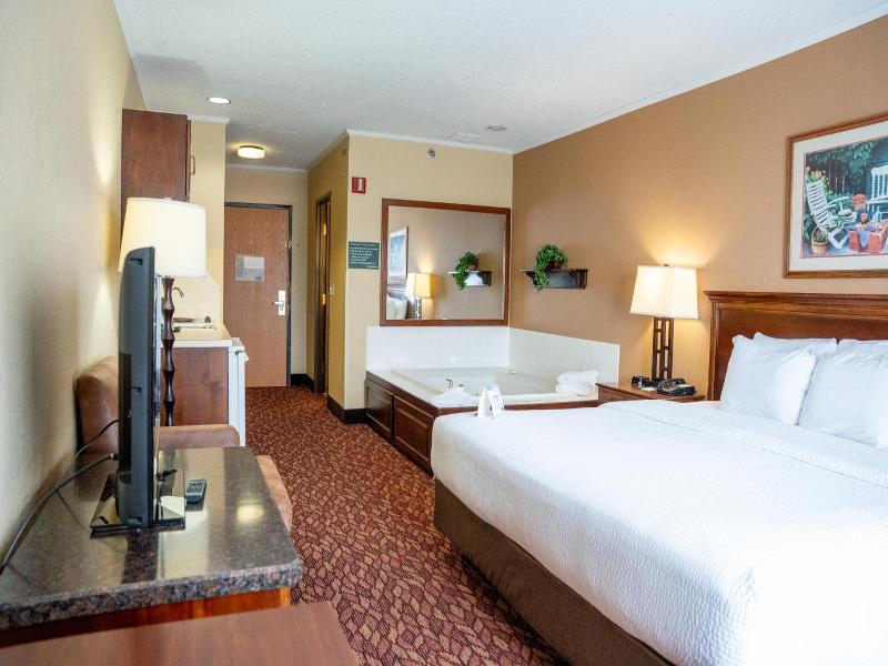 Coshocton Village Inn And Suites image