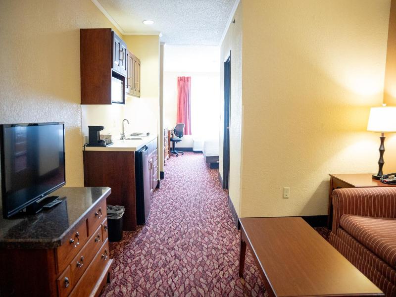 Coshocton Village Inn And Suites image