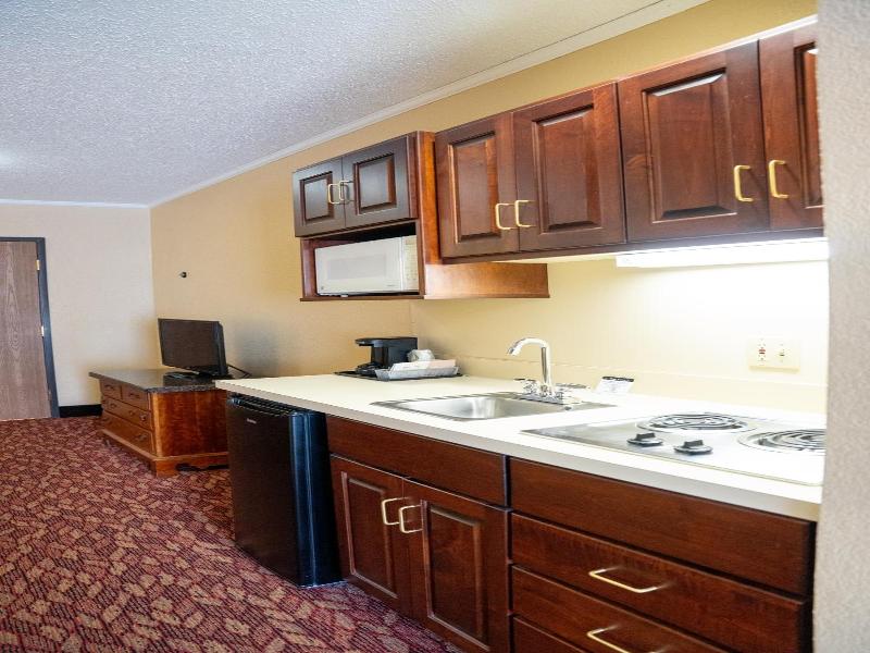 Coshocton Village Inn And Suites image
