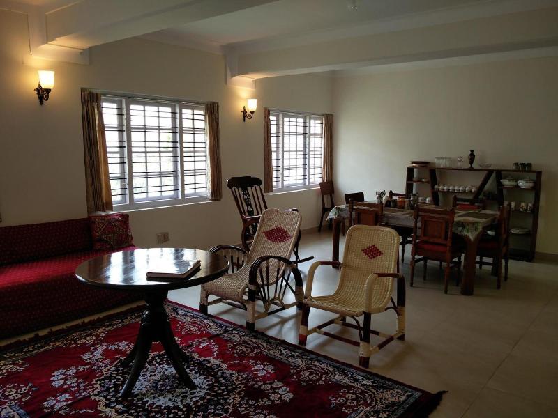 Colonel's Inn image