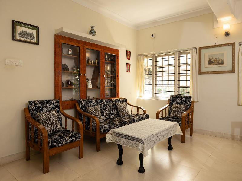 Colonel's Inn image