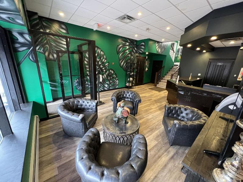 Commercial Hotel image