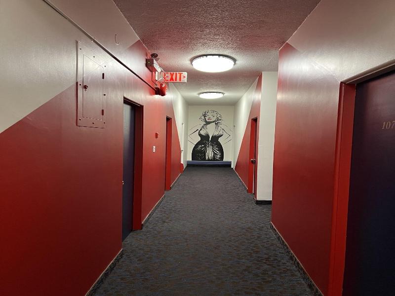Commercial Hotel image