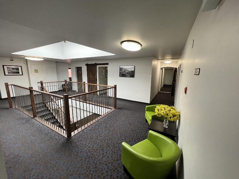 Commercial Hotel image