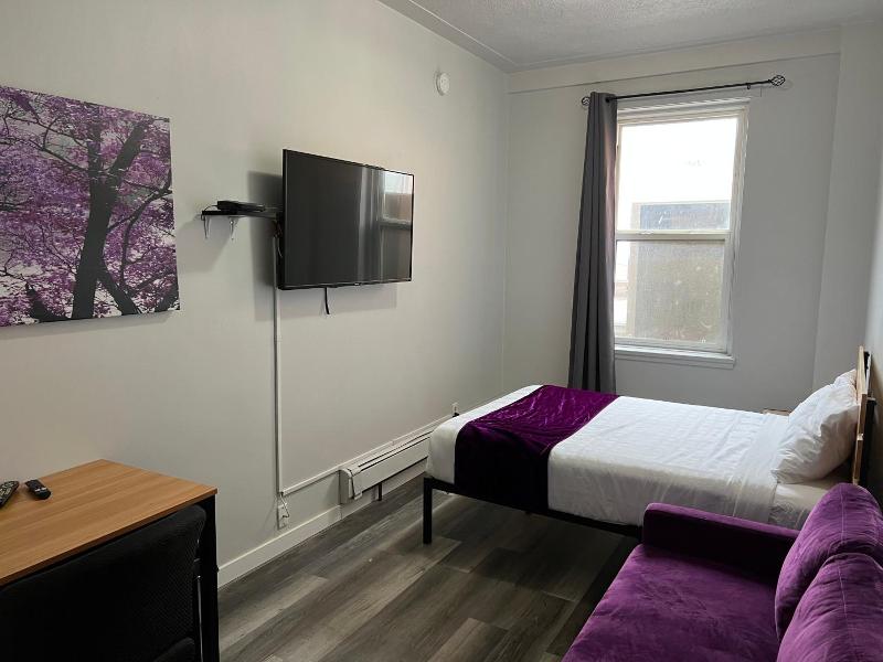 Commercial Hotel image