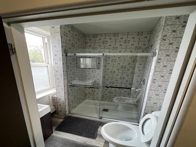 Commercial Hotel image