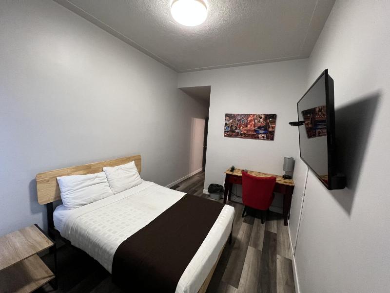 Commercial Hotel image