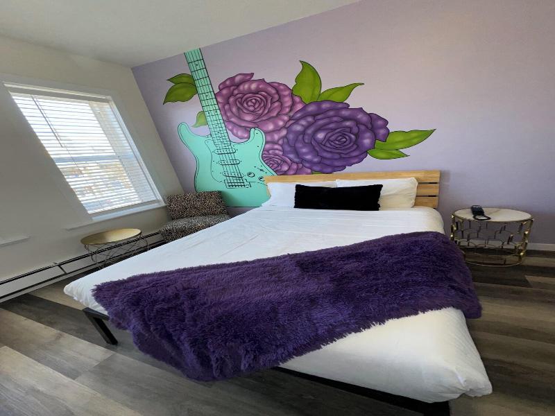 Commercial Hotel image
