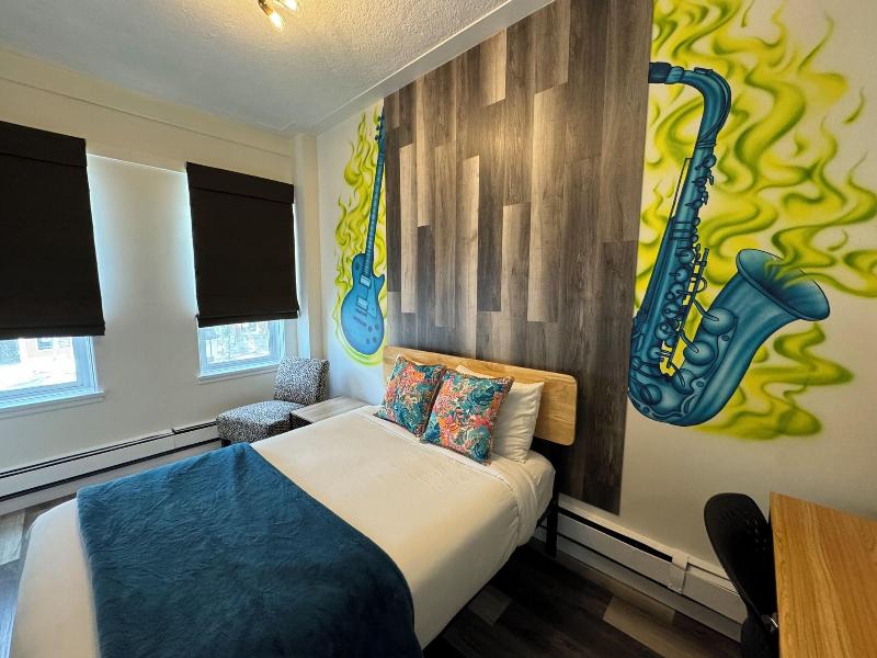 Commercial Hotel image