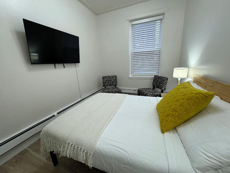 Commercial Hotel image
