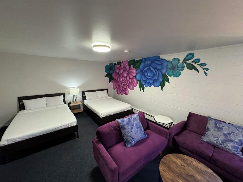 Commercial Hotel image