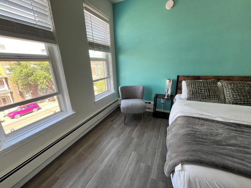 Commercial Hotel image