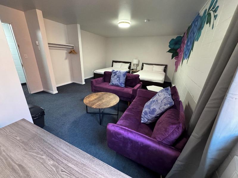 Commercial Hotel image