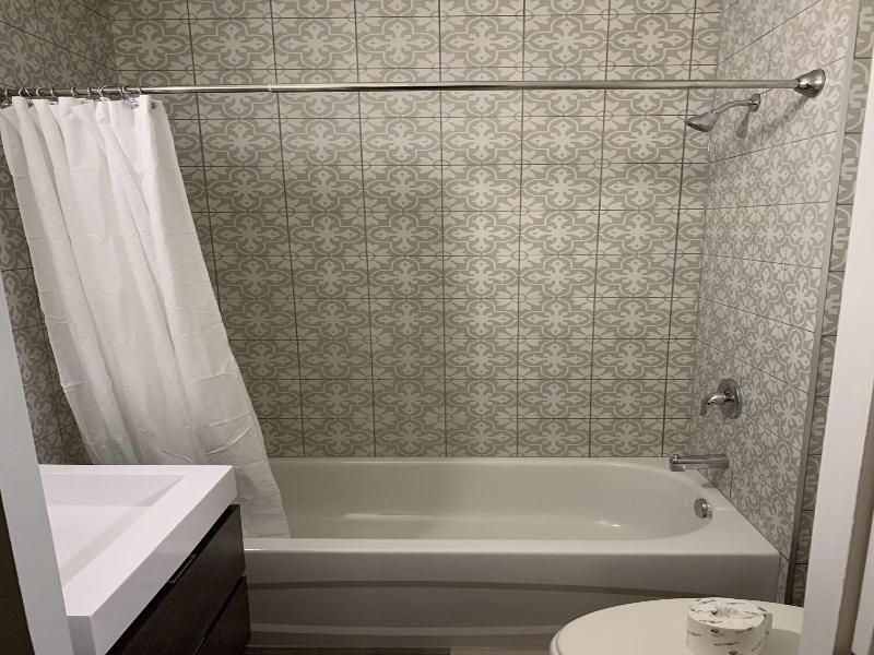 Commercial Hotel image