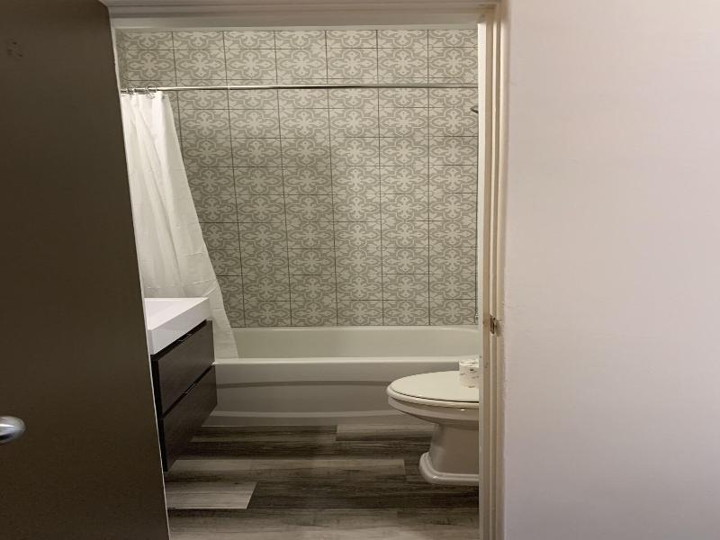 Commercial Hotel image