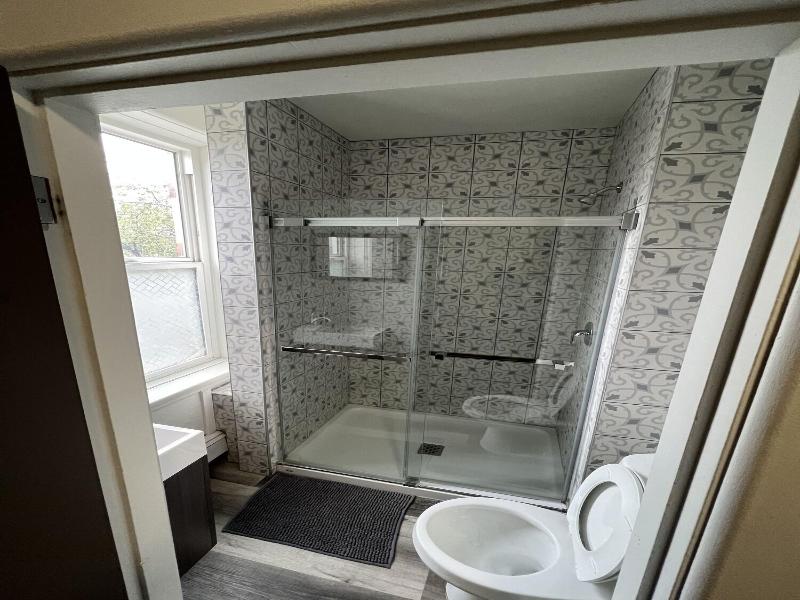 Commercial Hotel image