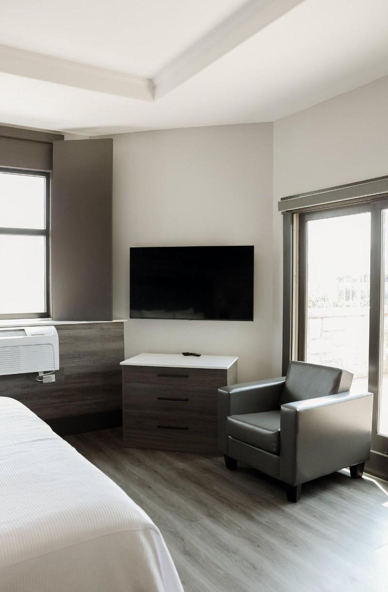 The Oread Lawrence, Tapestry Collection By Hilton image