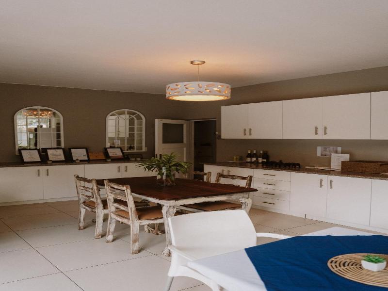 Caza Beach Guesthouse image