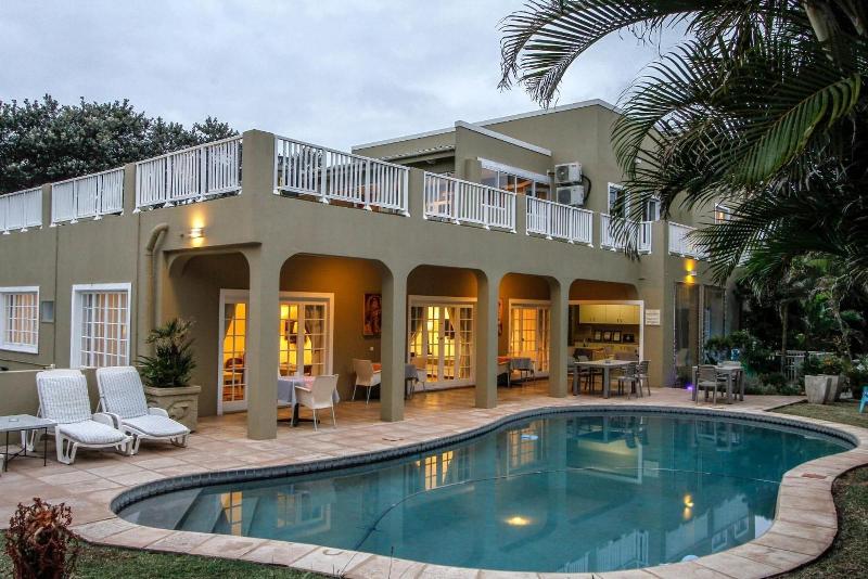 Caza Beach Guesthouse image