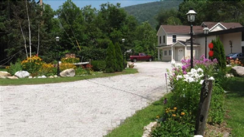 Toll Road Inn image