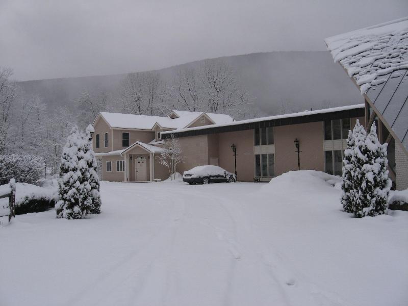 Toll Road Inn image