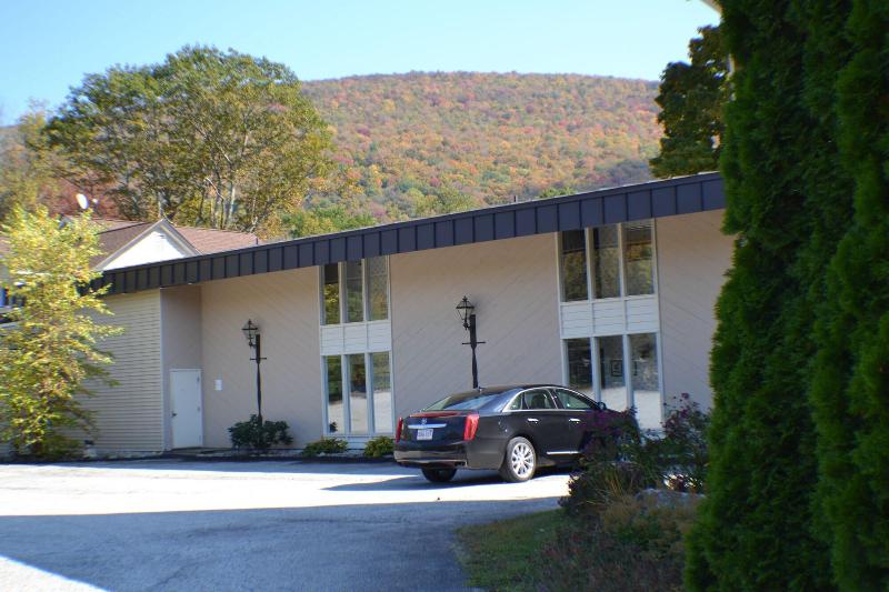 Toll Road Inn image