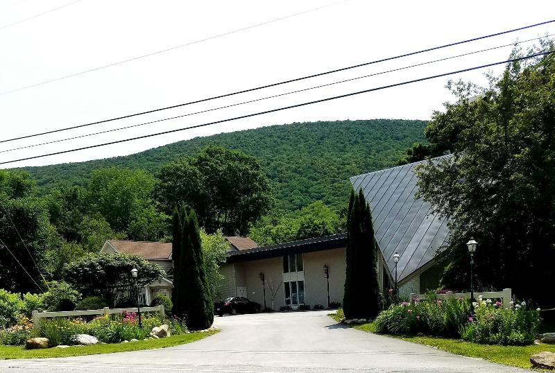 Toll Road Inn image