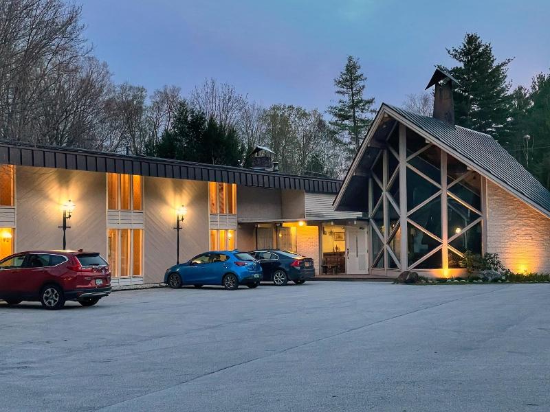 Toll Road Inn image