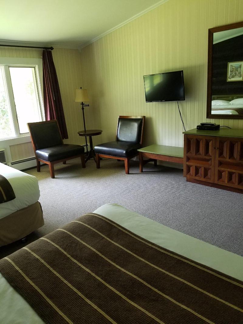 Toll Road Inn image