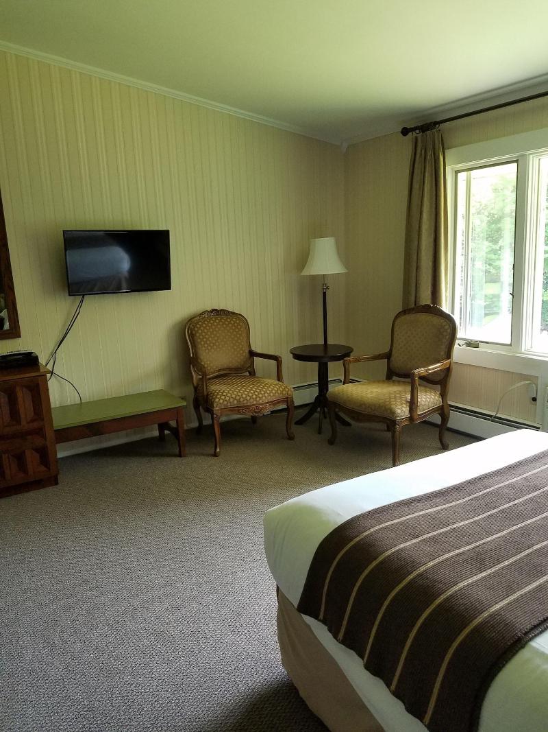 Toll Road Inn image