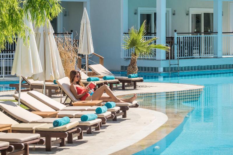 Mozaik Swim Up Hotel And Apartments image