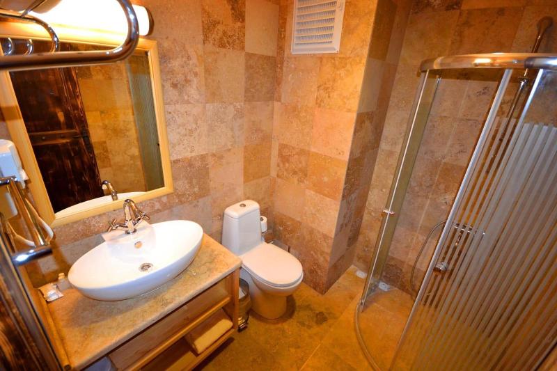 Doada Hotel image