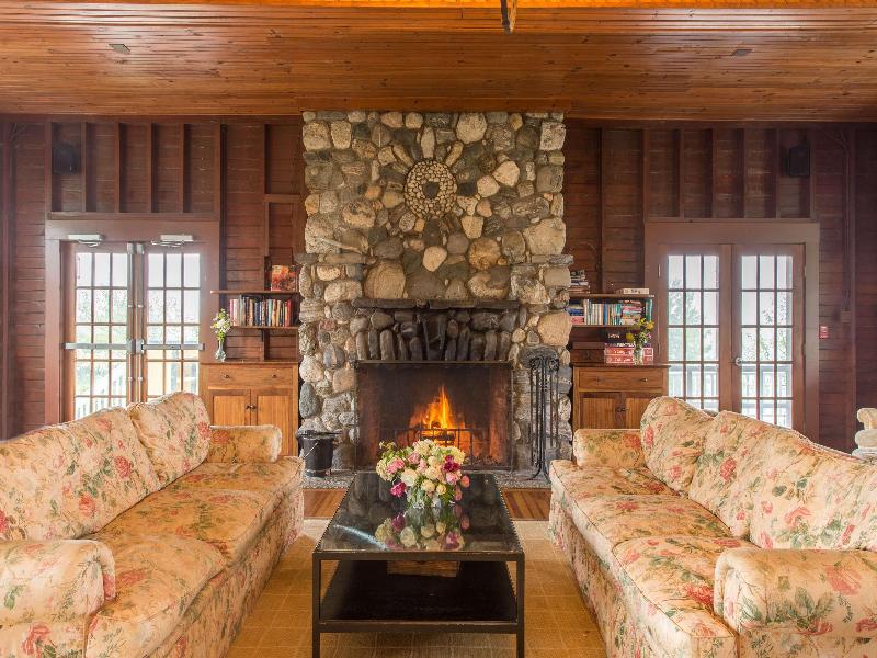 Chebeague Island Inn image