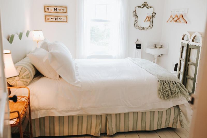 Chebeague Island Inn image