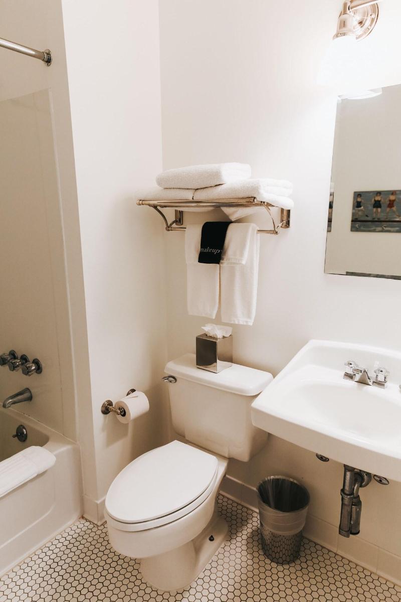 Chebeague Island Inn image