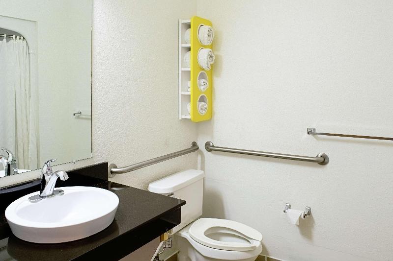 Motel 6 Seymour, IN - North image