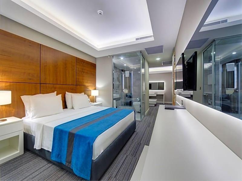 The Menord Hotel image