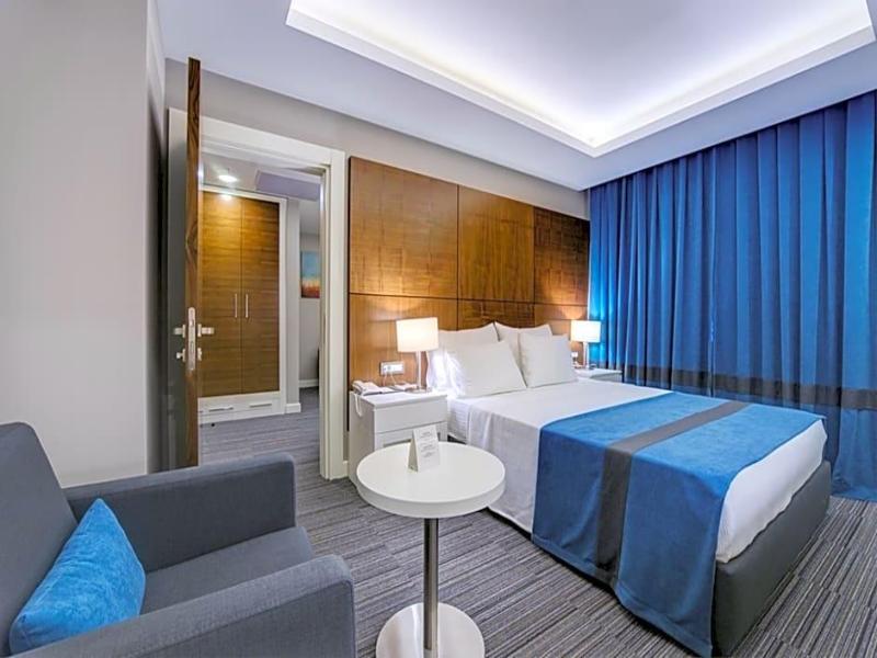 The Menord Hotel image