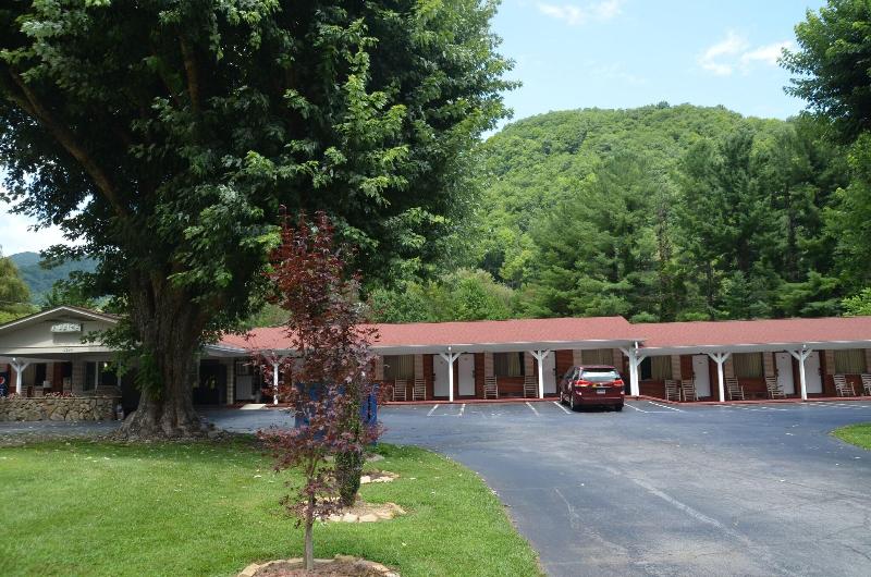 Travelowe's Motel image