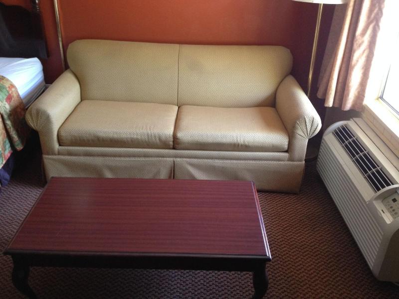 Travelowe's Motel image