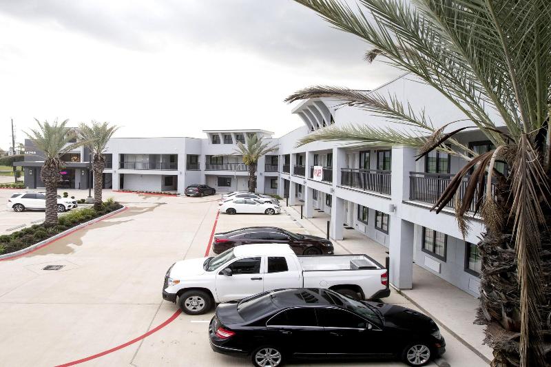 House Hotel image