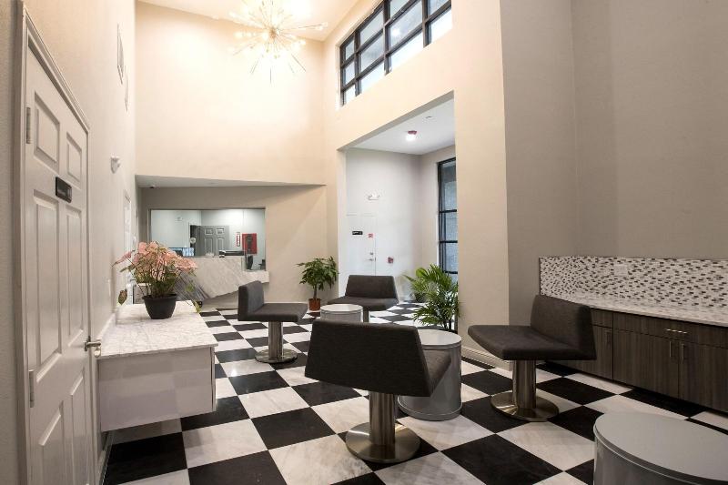 House Hotel image