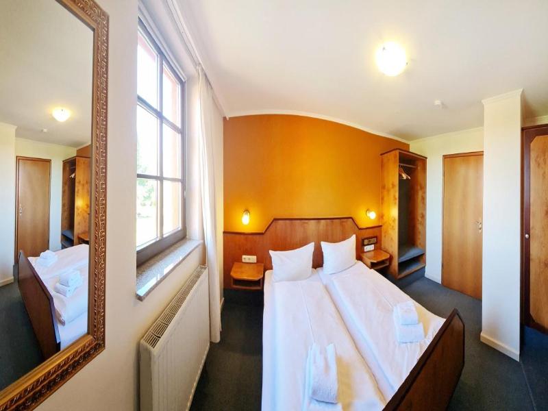 Hotel zur Waldbrücke image