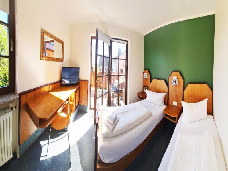 Hotel zur Waldbrücke image