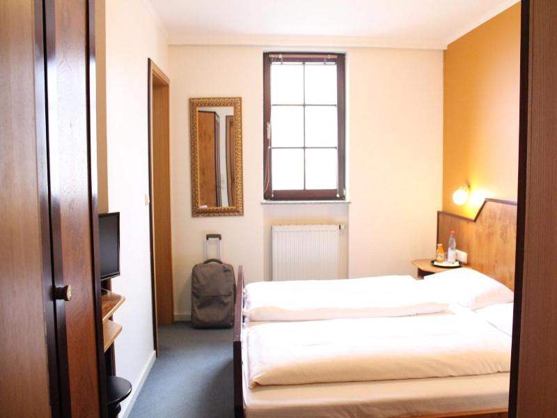 Hotel zur Waldbrücke image