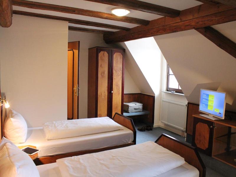 Hotel zur Waldbrücke image