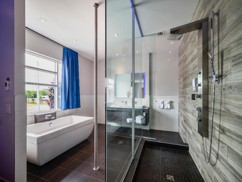 Hôtel Ô Suites — photo 32