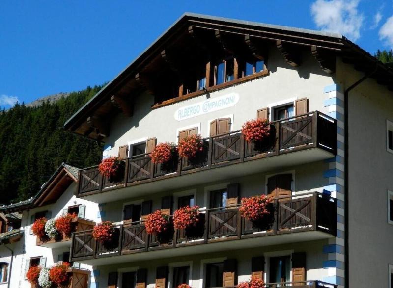 Hotel Compagnoni image