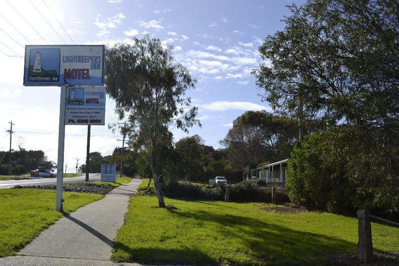 Lightkeepers Inn Motel image